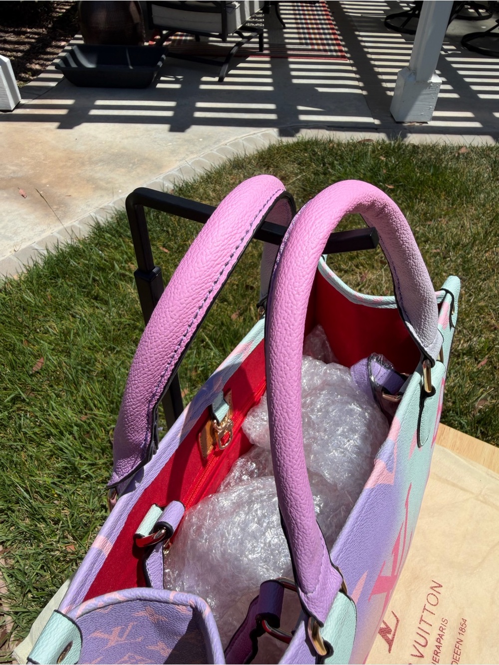 Gradient Monogram Bag - Picture 5 of 12